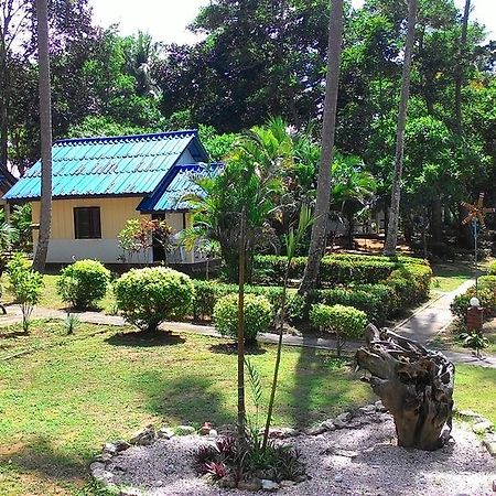 Sukorn Andaman Beach Resort Ko Sukon Exterior foto