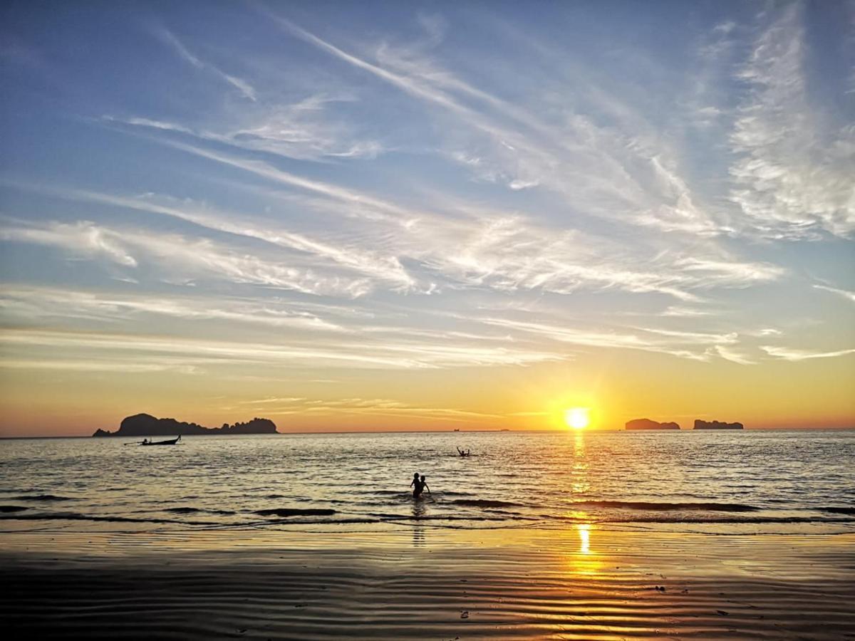 Sukorn Andaman Beach Resort Ko Sukon Exterior foto