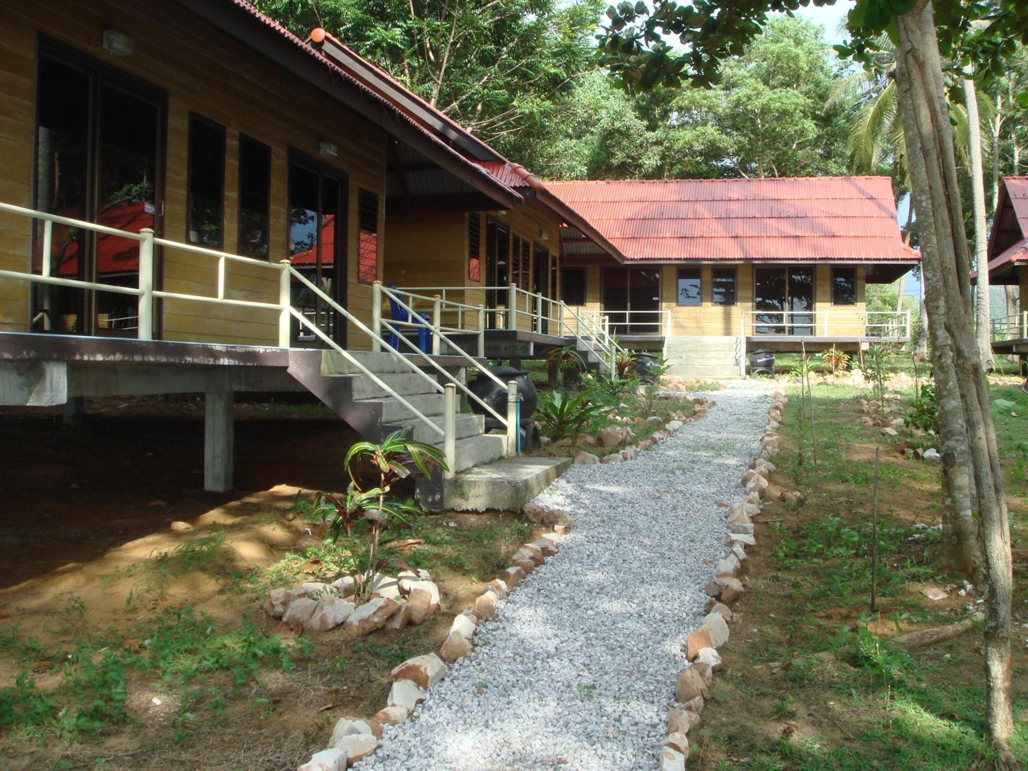 Sukorn Andaman Beach Resort Ko Sukon Exterior foto