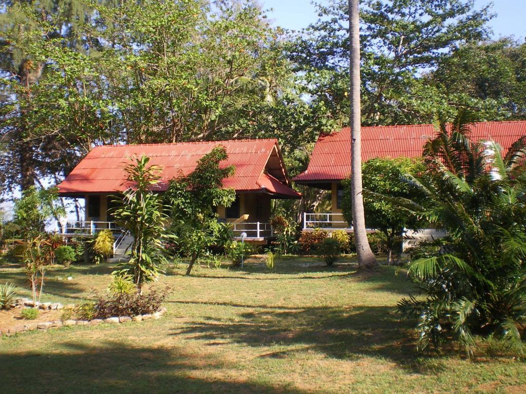 Sukorn Andaman Beach Resort Ko Sukon Zimmer foto