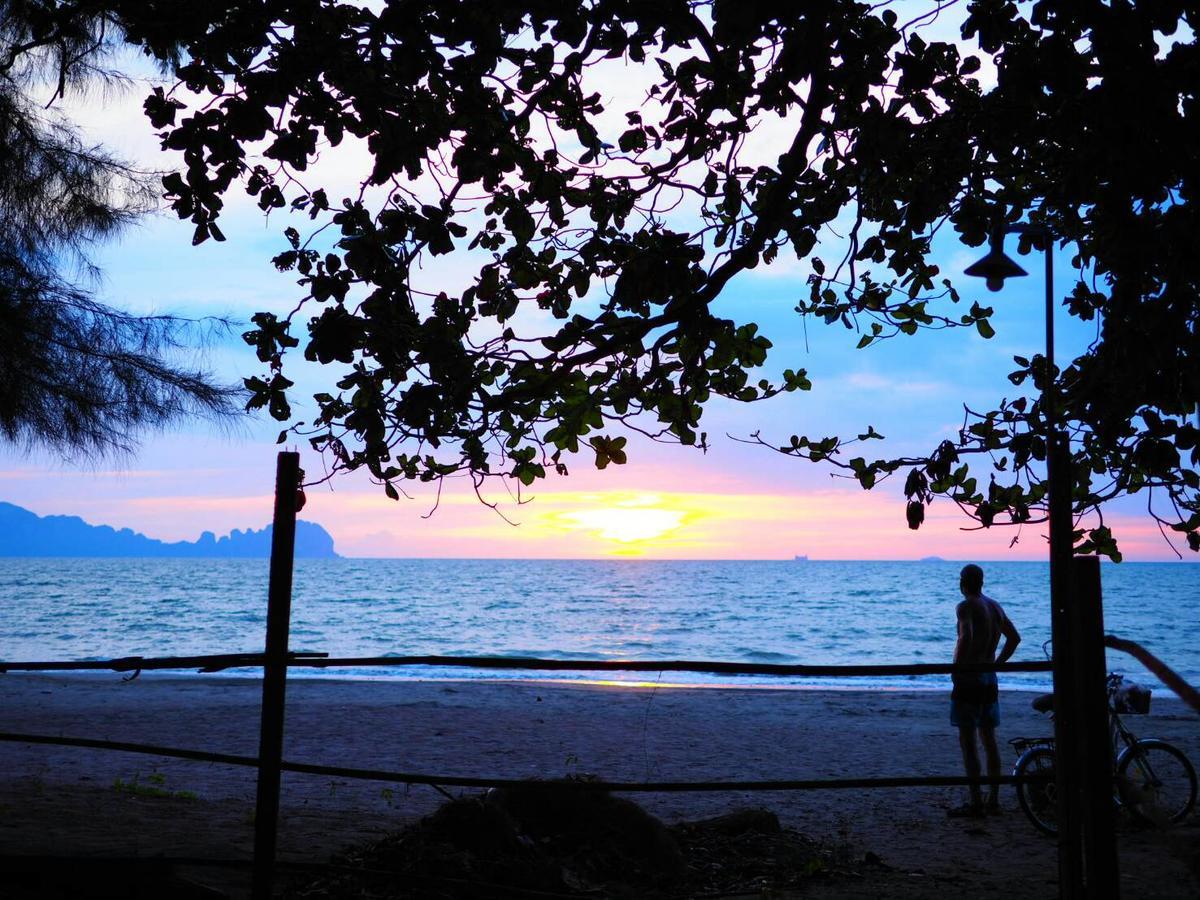 Sukorn Andaman Beach Resort Ko Sukon Zimmer foto